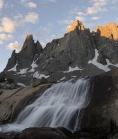 CirqueFallsBadPersp.jpg CirqueFallsBadPersp.jpg