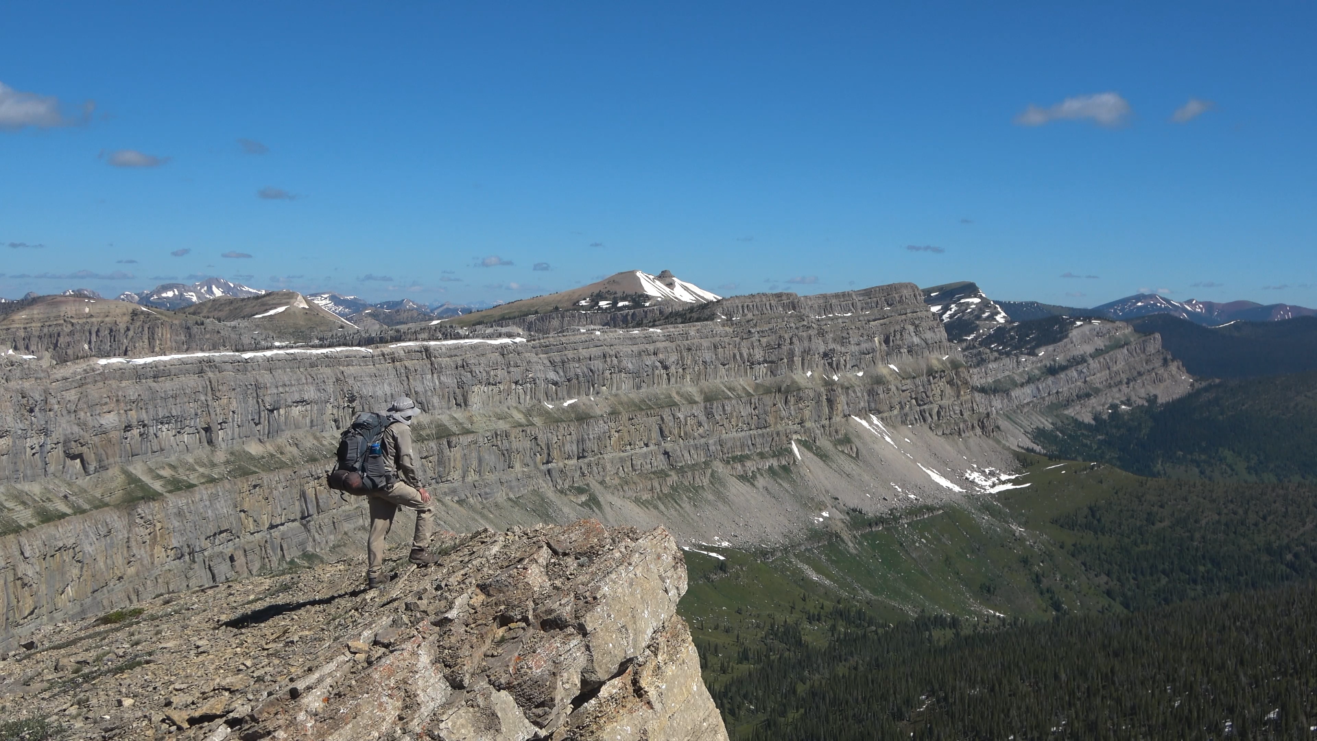 The Chinese Wall In Montana Is A Bucket List Worthy Hike With Epic