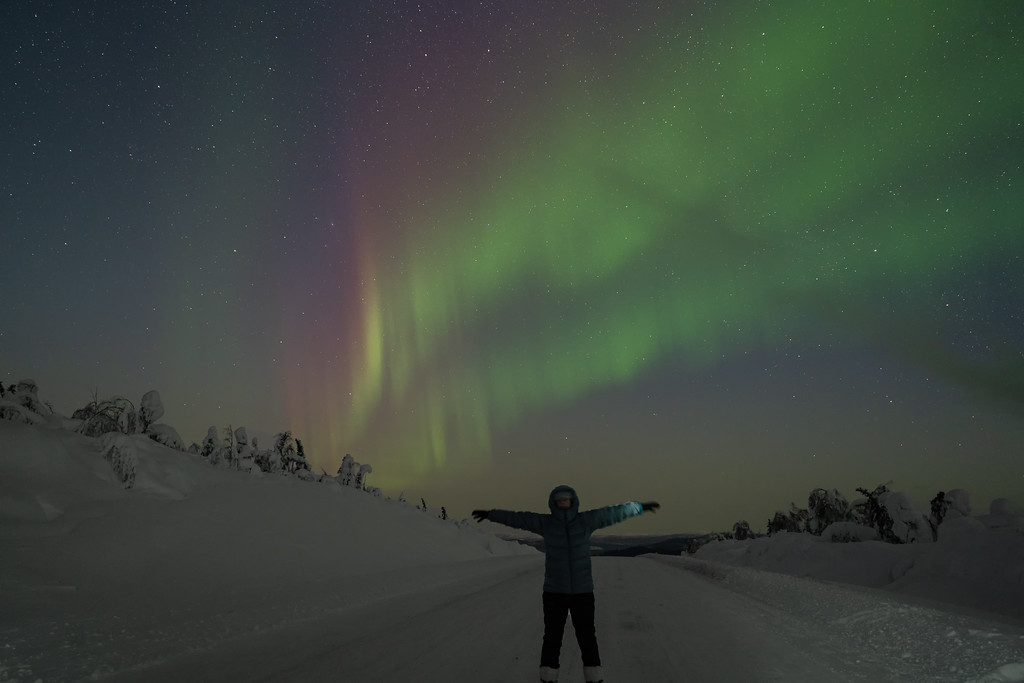 vibrant%20aurora%20selfie%20-XL.jpg