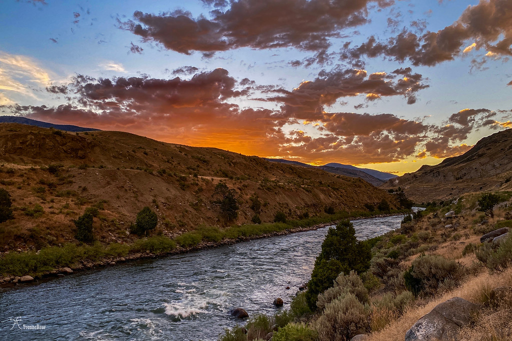 yellowstone%20river%20sunset%20copy-XL.jpg